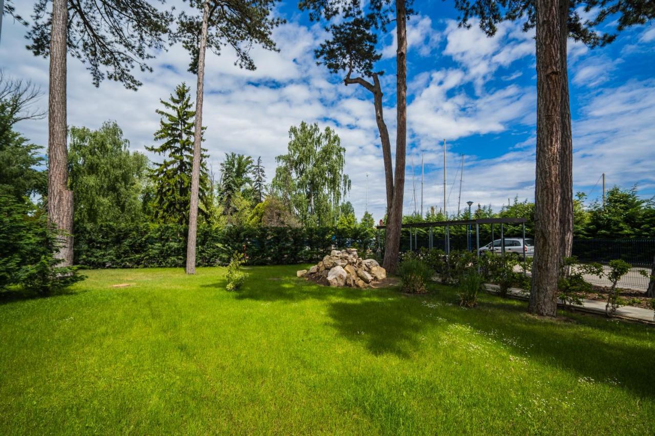 Mf Port Azur Wellness Apartments Шиофок Экстерьер фото