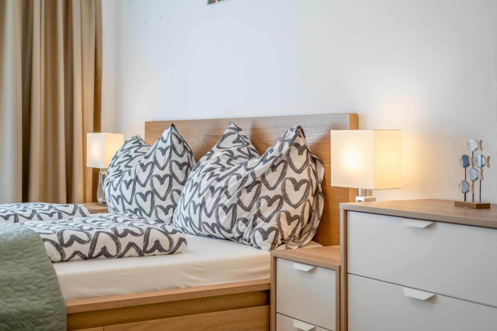 Mf Port Azur Wellness Apartments Шиофок Экстерьер фото