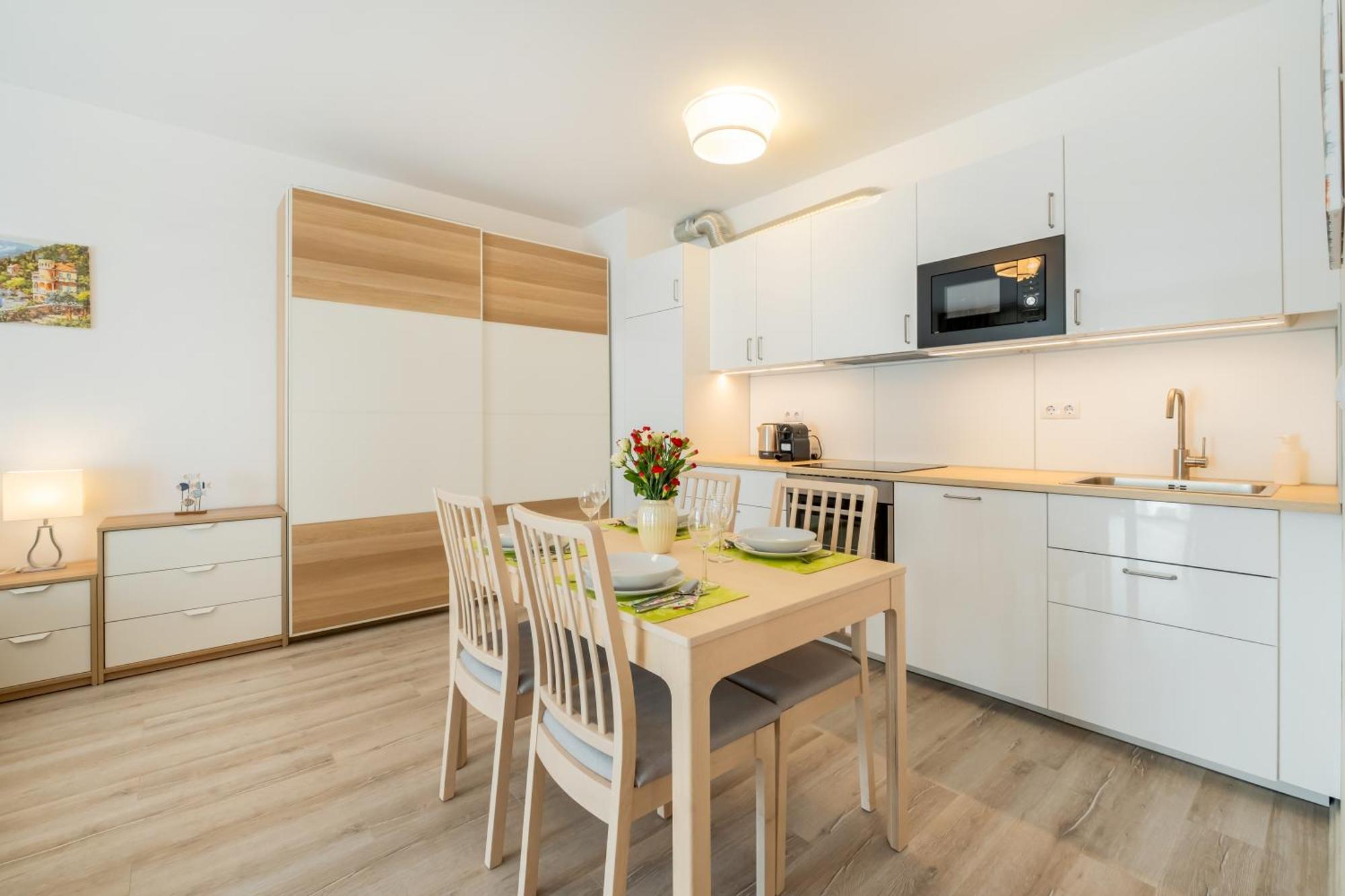 Mf Port Azur Wellness Apartments Шиофок Экстерьер фото